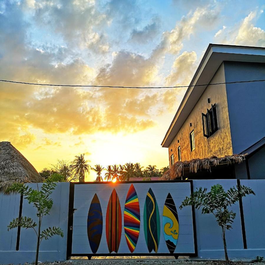 The Weekend Langkawi Bed & Breakfast Пантай Ченанг Екстериор снимка